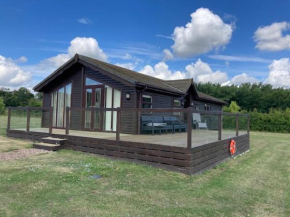 Lakeside cabin set in the Kentish countryside